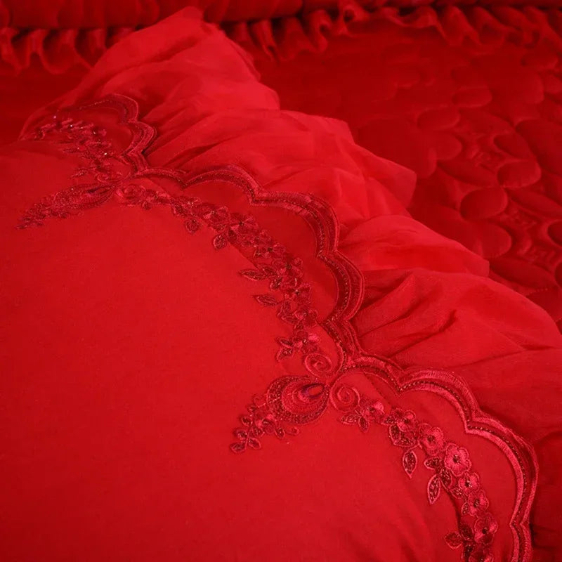 Red Jacquard Satin Bedding Sets Luxury Royal Princess Wedding Heart-shaped Lace Duvet Cover Flat Sheet Bedspread Pillowcases