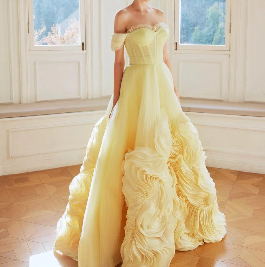 Customized Off The Shoulder Short Sleeve Ball Gown Luxurious Organza Layers Evening Dresses Woman