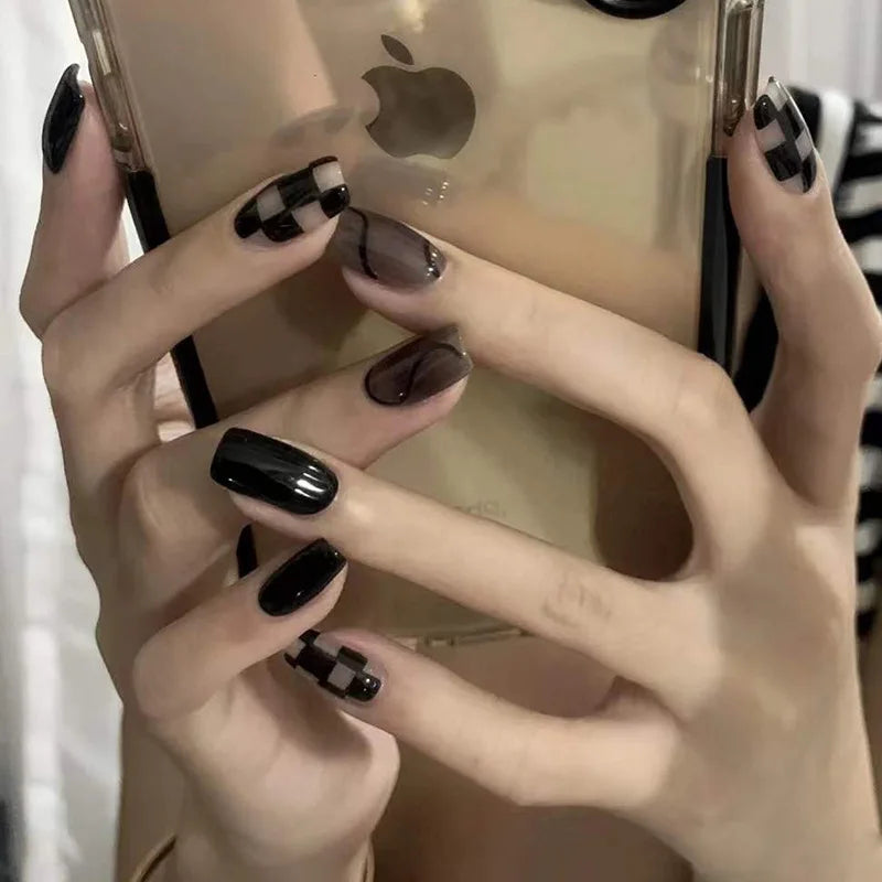 24Pcs Blusher Halo Dyeing Love French Press on Nails Reusable False Nail Removable Fake Nails Short Round Coffin Nail with Glue