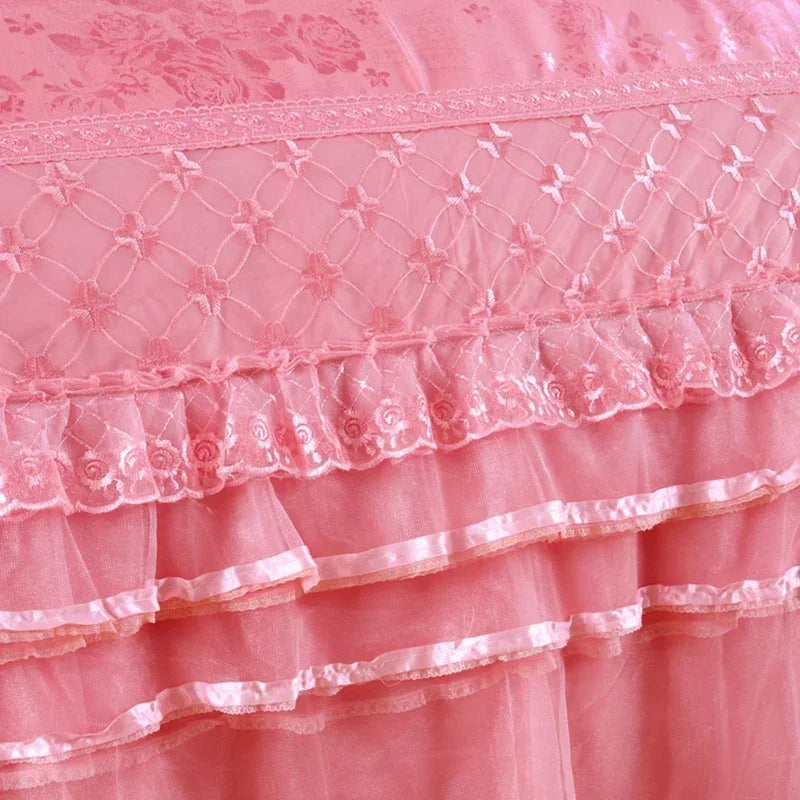 Red Jacquard Satin Bedding Sets Luxury Royal Princess Wedding Heart-shaped Lace Duvet Cover Flat Sheet Bedspread Pillowcases