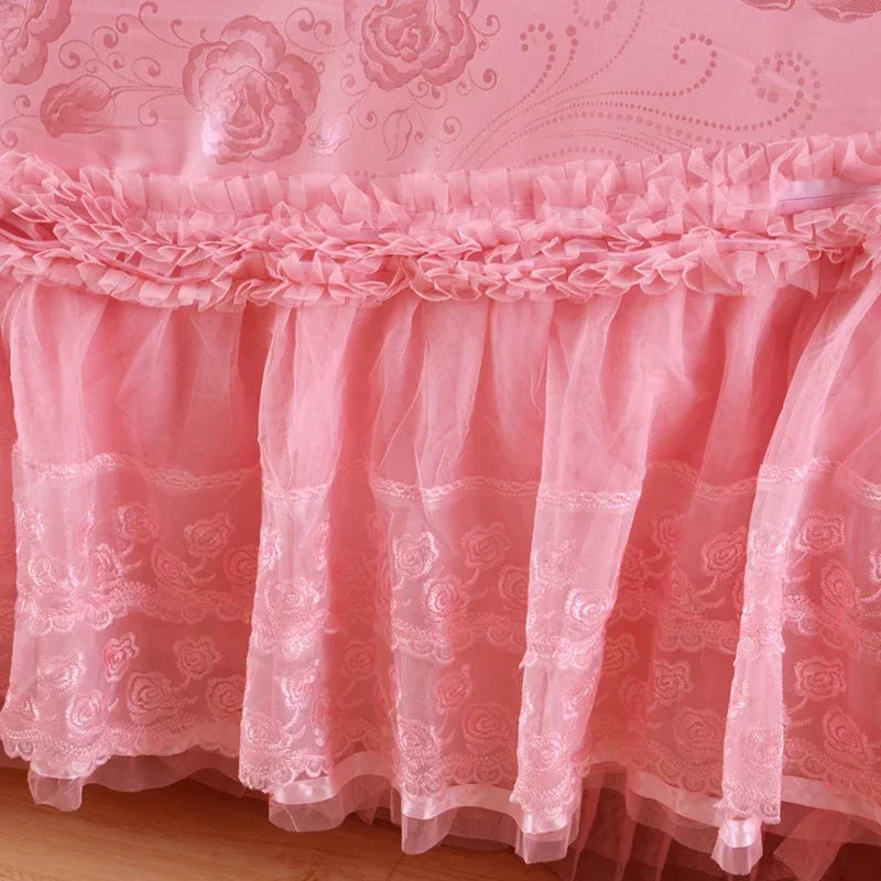 Red Jacquard Satin Bedding Sets Luxury Royal Princess Wedding Heart-shaped Lace Duvet Cover Flat Sheet Bedspread Pillowcases