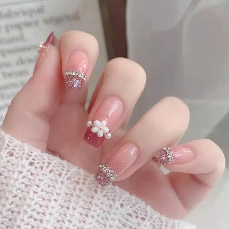 24Pcs Blusher Halo Dyeing Love French Press on Nails Reusable False Nail Removable Fake Nails Short Round Coffin Nail with Glue