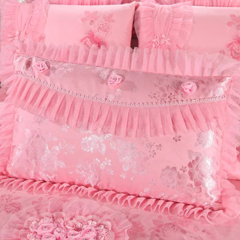 Red Jacquard Satin Bedding Sets Luxury Royal Princess Wedding Heart-shaped Lace Duvet Cover Flat Sheet Bedspread Pillowcases