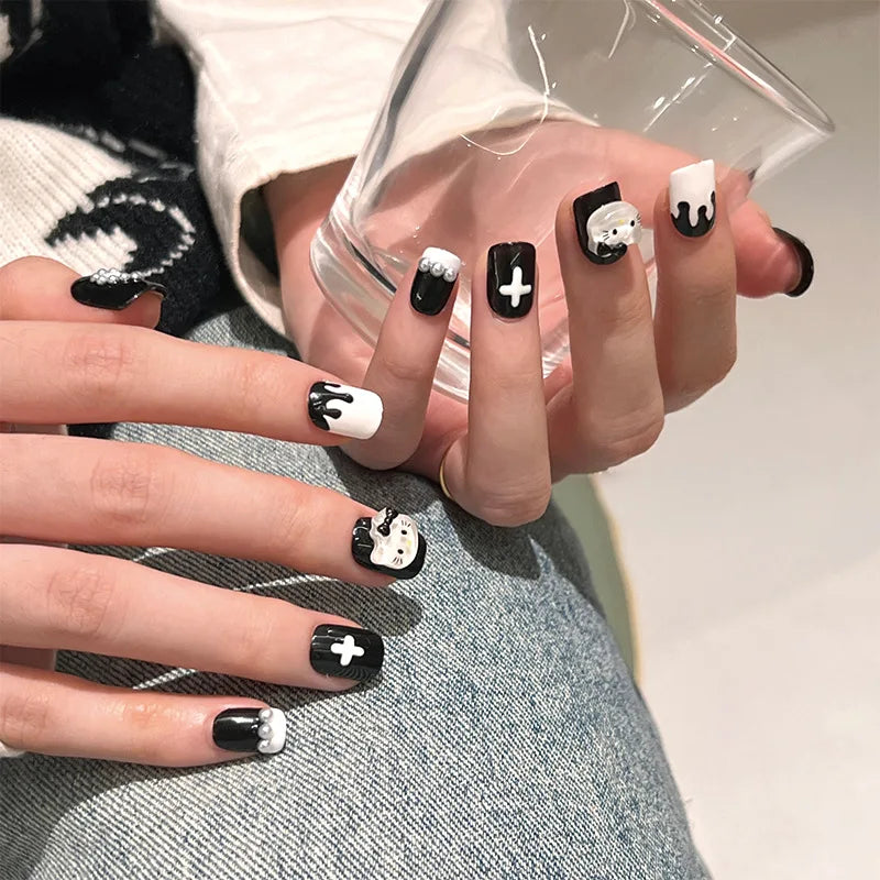 24Pcs Blusher Halo Dyeing Love French Press on Nails Reusable False Nail Removable Fake Nails Short Round Coffin Nail with Glue