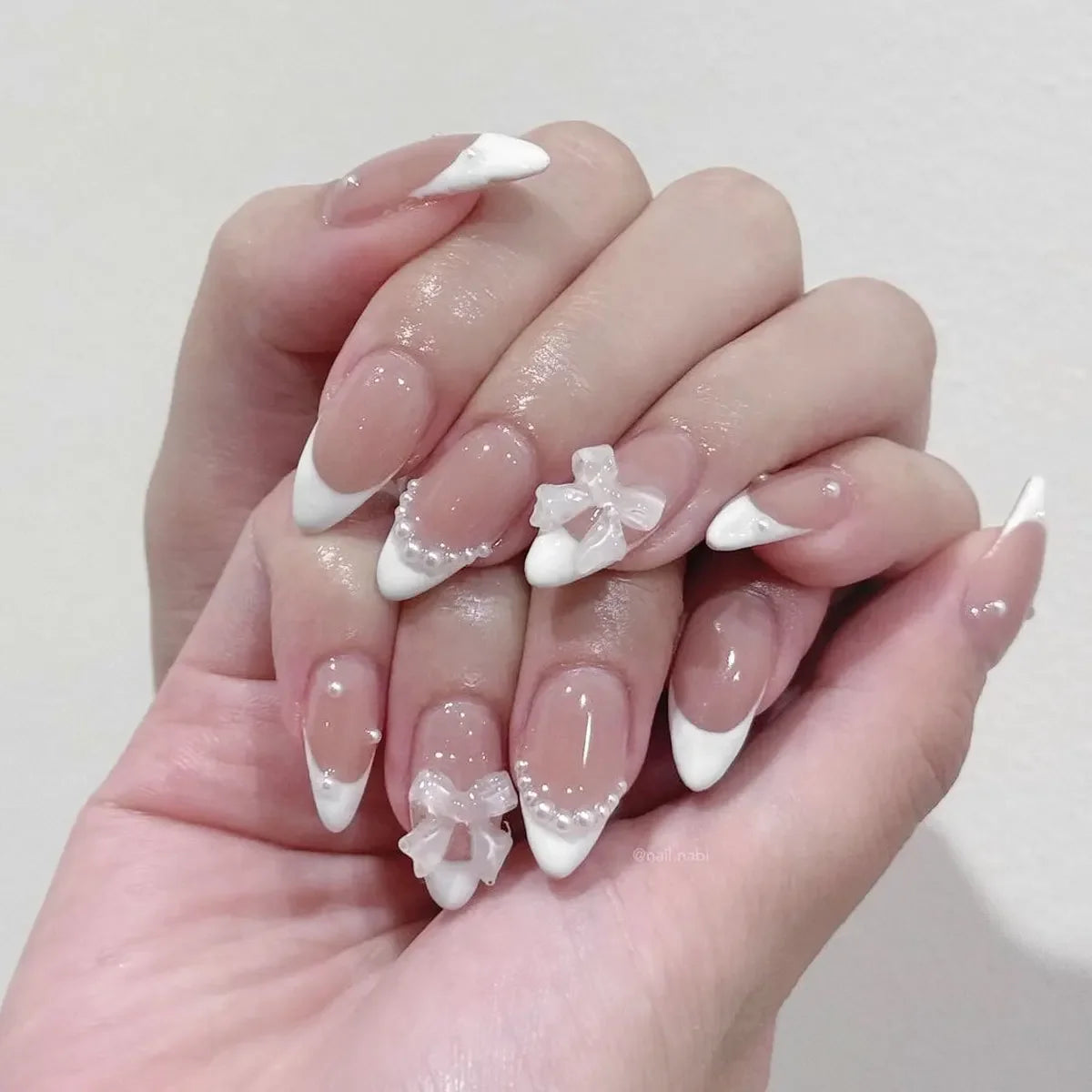 24pcs 3D Pinkish Bow Press On Nails Short Square Fake Nails White French Tip Ballerina Acrylic Nails With Pearl Design For Women